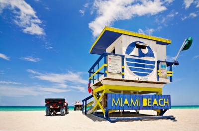 Life Guard am Strand von Miami beach (FotoMak / stock.adobe.com)  lizenziertes Stockfoto 
Informazioni sulla licenza disponibili sotto 'Prova delle fonti di immagine'